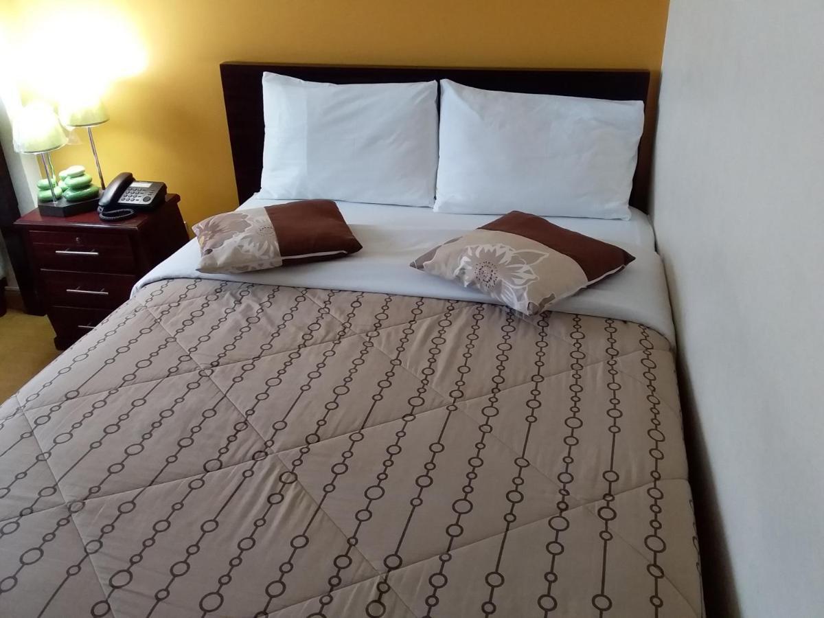 Hostal El Roble Quito Eksteriør bilde